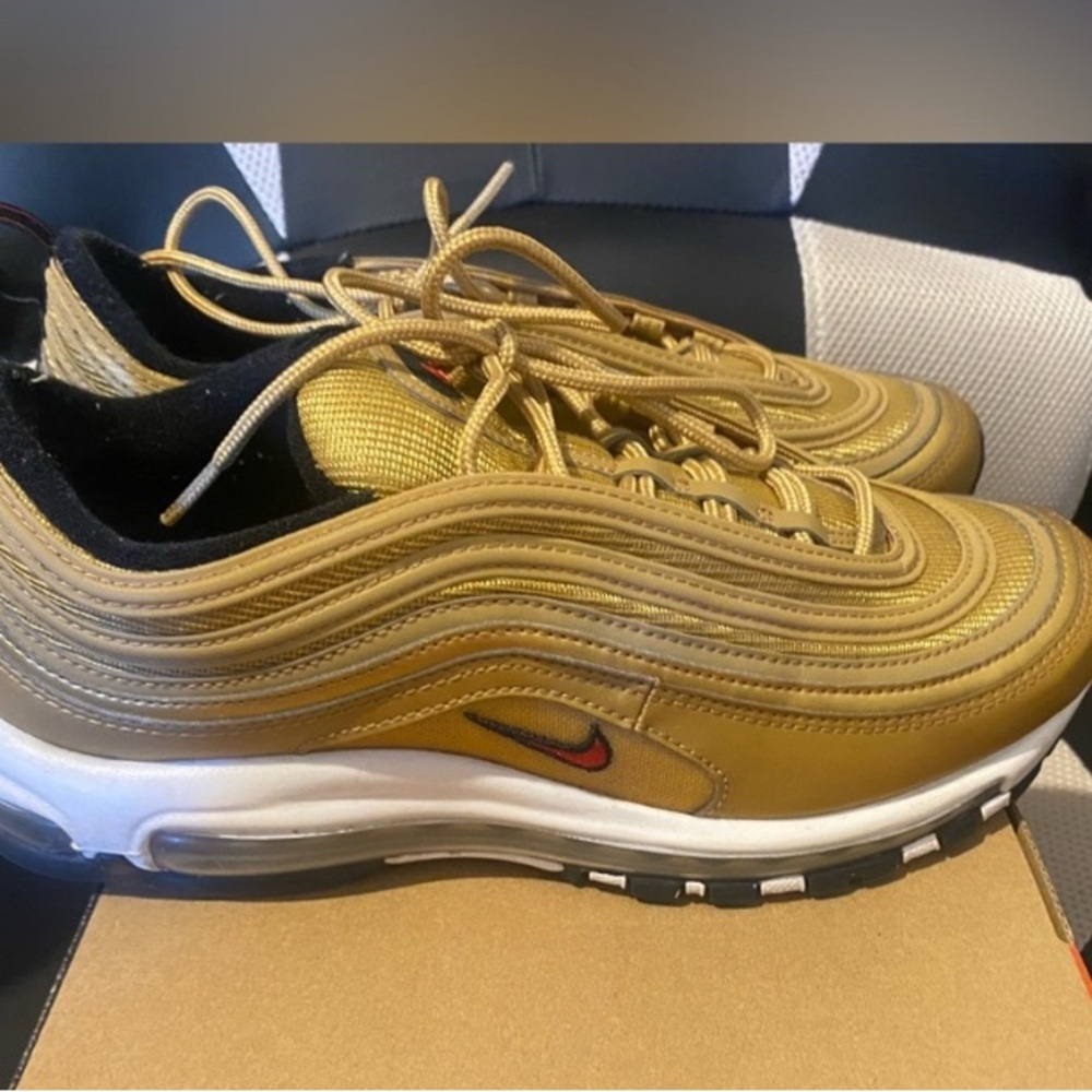 Air max 95 gold bullets